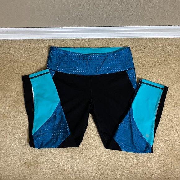 Victoria's Secret Jacket and Cropped Pants Workout Set - Picture 6 of 8